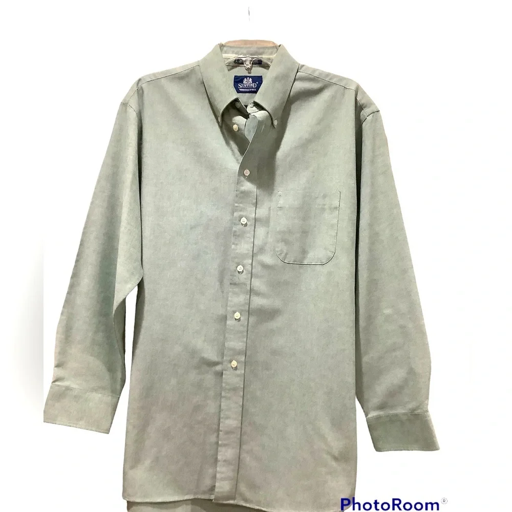 Stafford Oxford long sleeve button down shirt. Mens 16.5” light green.